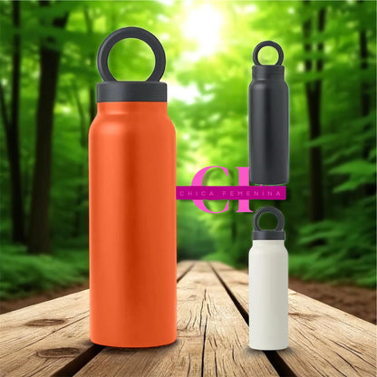 BOTELLA DE AGUA AISLADA CON SOPORTE PARA TELÉFONO